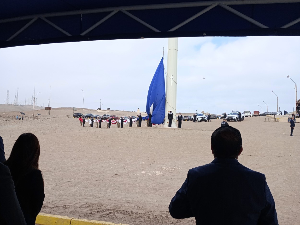 Izamiento de bandera en Morro de Arica en marco del Mes del Mar