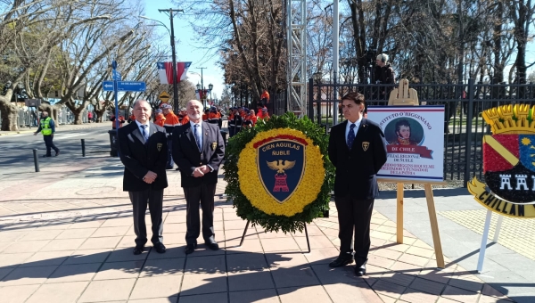 Avanzada Ñuble deposita ofrenda floral en conmemoración a natalicio de O'Higgins